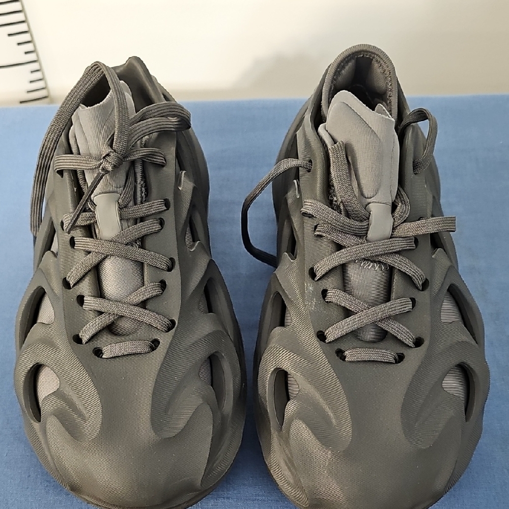 Adidas AdiFOM Boys - Like NEW!